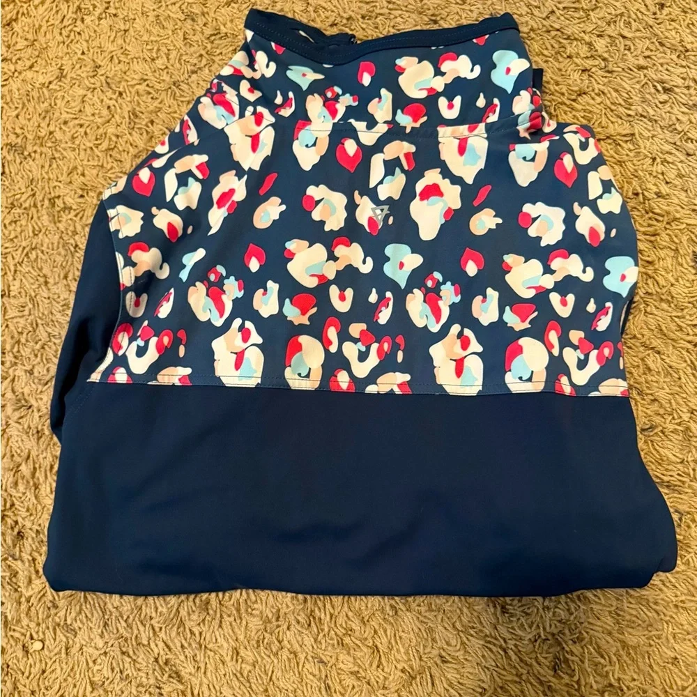 Athletic pullover - Picture 2 of 2